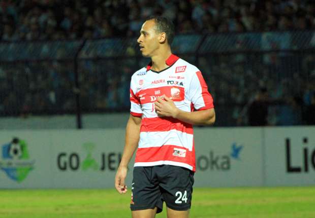 Madura United Negotiate Contract Extension With Impressive Odemwingie