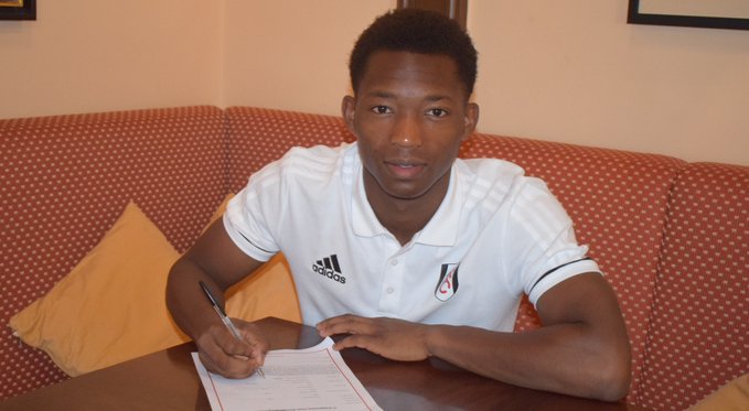Nigerian-Born England Star Edun Extends his Contract with Fulham Until 2020