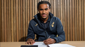 Teenage Nigerian striker signs new contract at Norwich City