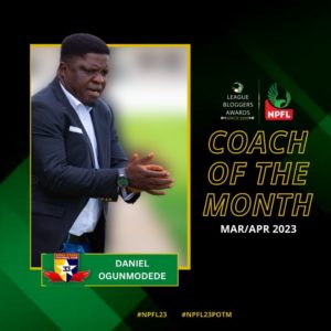 Ogunmodede congratulates his crew after winning the NPFL Coach of the Month