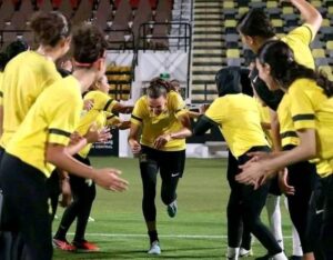 Al-Ittihad welcome Plumptre to the training ground with a traditional guard of love and honor