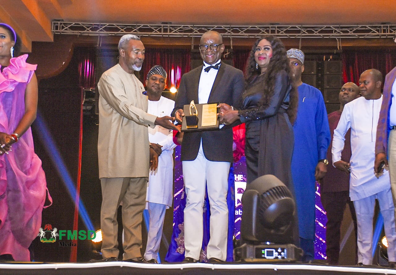 Senator John Owan Enoh receives Africa Sustainability Man of the Year 2023 Award  