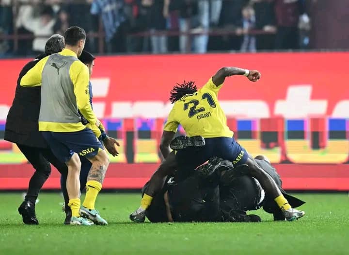 Turkish Super Lig: Bright Osayi leaps to teammates defence in mass brawl against Trabzonspor fans