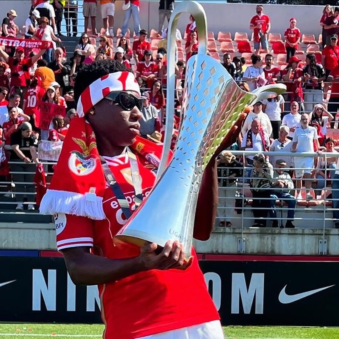 Ucheibe celebrates fourth league title with Benfica Feminino