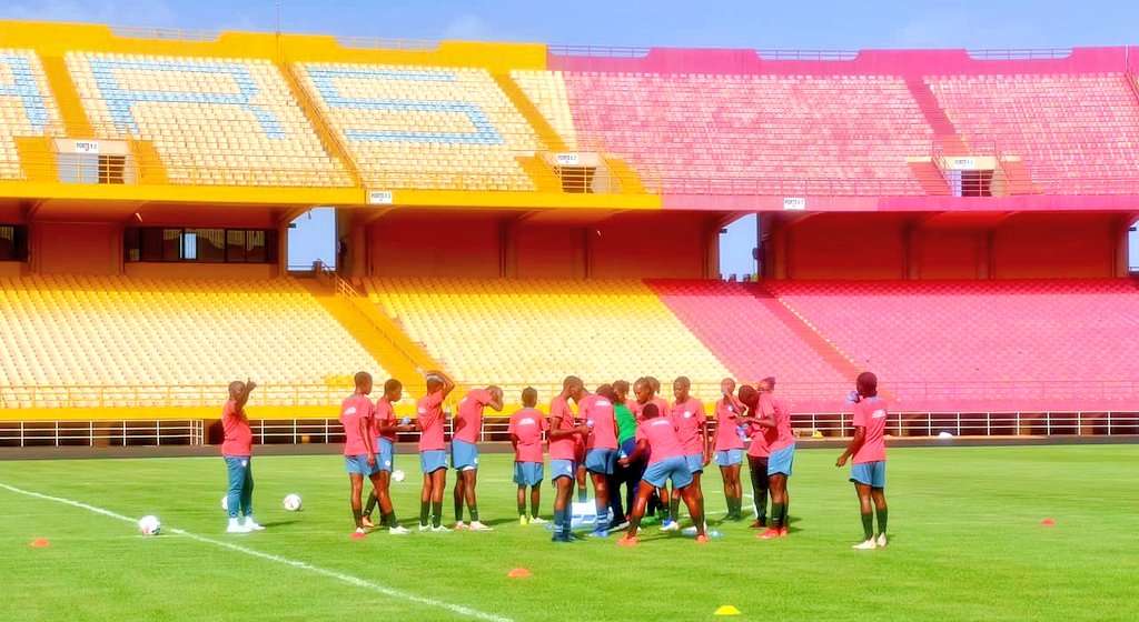 Eguavoen, Ezeaku visit Flamingos camp, pledge cash gifts