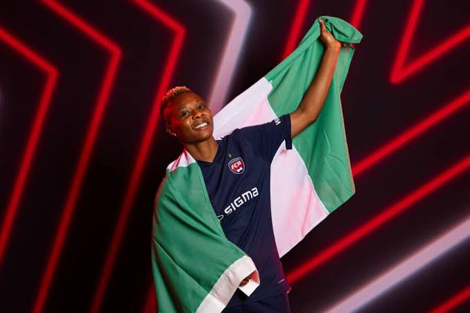 Super Falcon Halimatu Ayinde wins 2024 Upthrust sport icon award