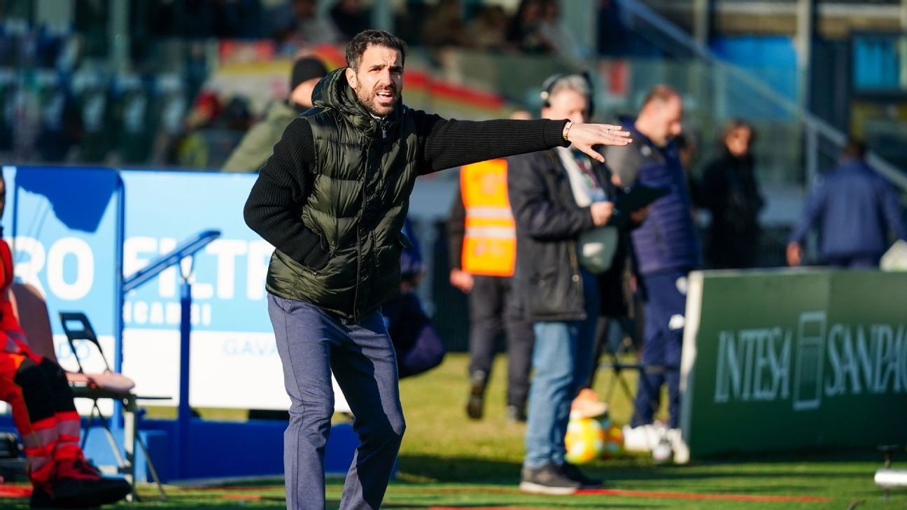 Unqualified FÃ bregas to step down as Como coach Unqualified FÃ bregas to step down as Como coach