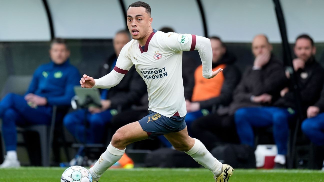 PSV want Dest return despite serious knee injury PSV want Dest return despite serious knee injury