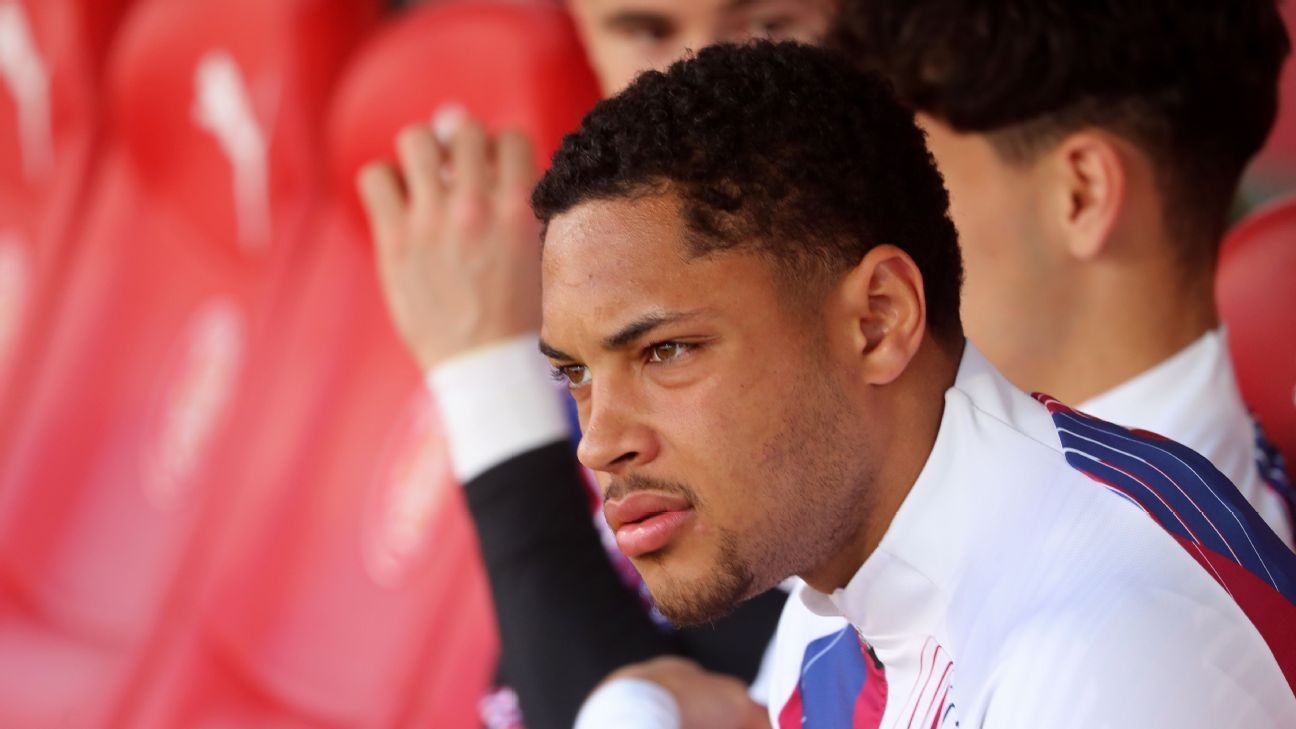 Roque agent hints at BarÃ§a exit due to game time