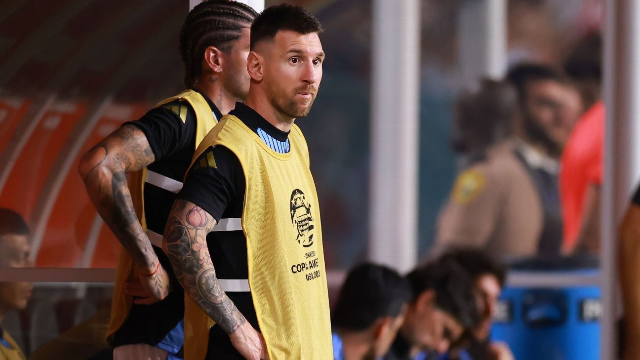 Messi 'improving' as Argentina look toward QF Messi 'improving' as Argentina look toward QF