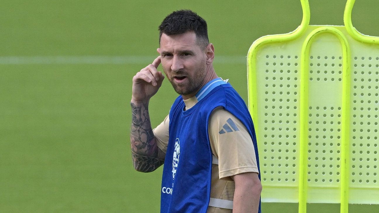 Messi returns to Argentina XI for Copa quarters Messi returns to Argentina XI for Copa quarters