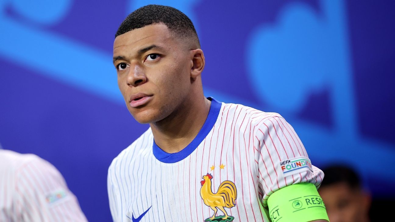 Madrid fans face month delay for Mbappé jerseys Madrid fans face month delay for Mbappé jerseys