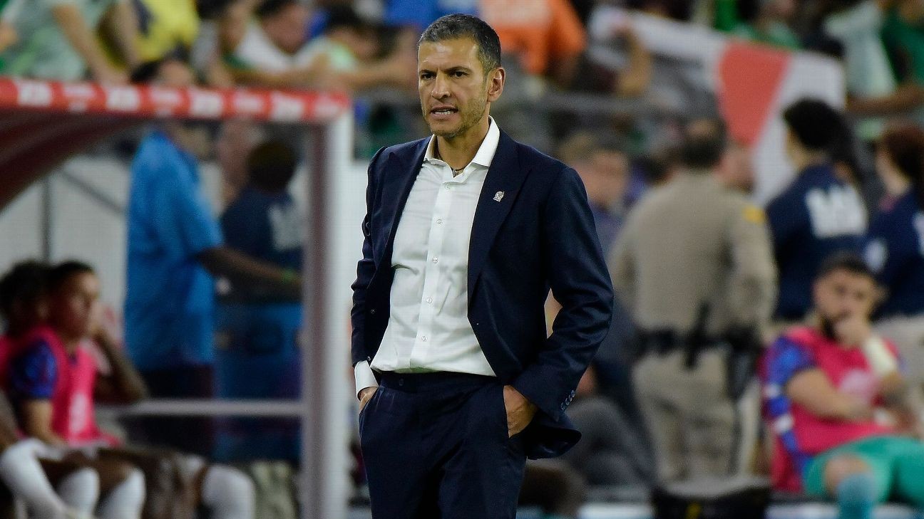 Sources: Mexico set to replace Lozano as coach Sources: Mexico set to replace Lozano as coach