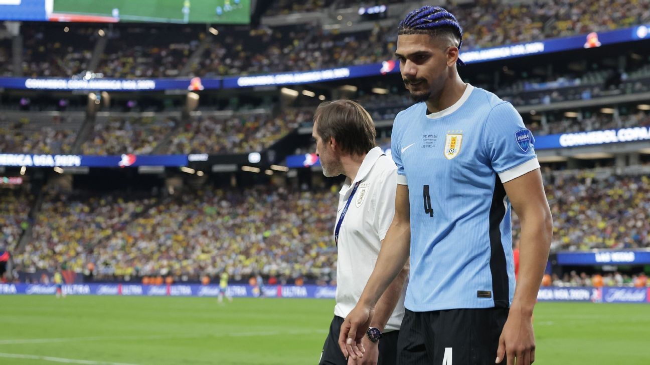 Sources: Barca's Araújo out 4 months with injury Sources: Barca's Araújo out 4 months with injury