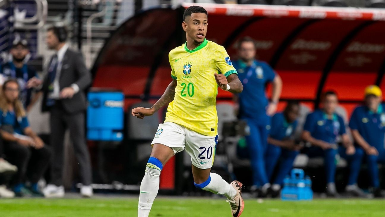Manchester City sign Brazil winger Sávio Manchester City sign Brazil winger Sávio