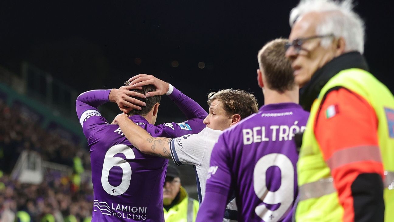 Fiorentina-Inter abandoned after Bove collapses Fiorentina-Inter abandoned after Bove collapses